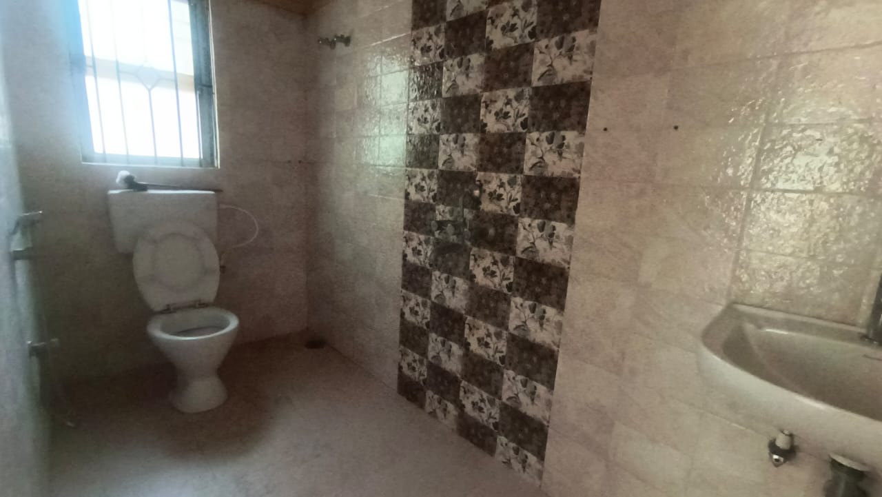 Unfurnished 3bhk in Basisthapur Bylane, Basisthpur, Guwahati, Assam, India for Rent